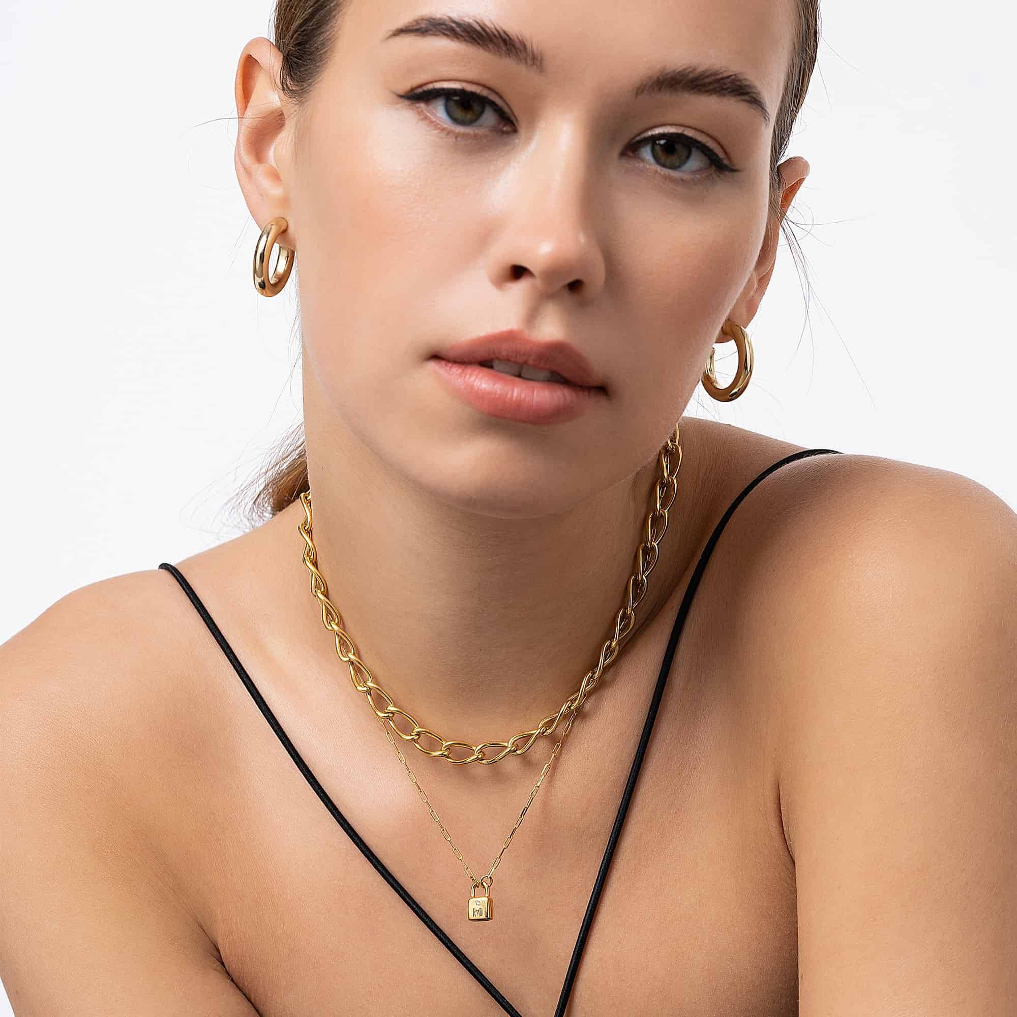 10K Yellow Gold Engraved Bar Necklace KIRILL 22-2 produkt billede