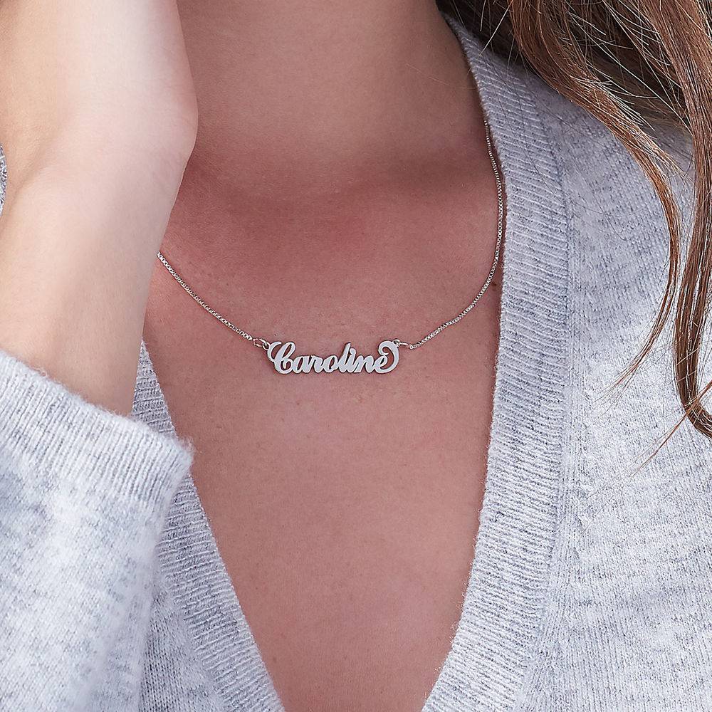 Small 14k White Gold “Carrie” Style Name Necklace-3 produkt billede