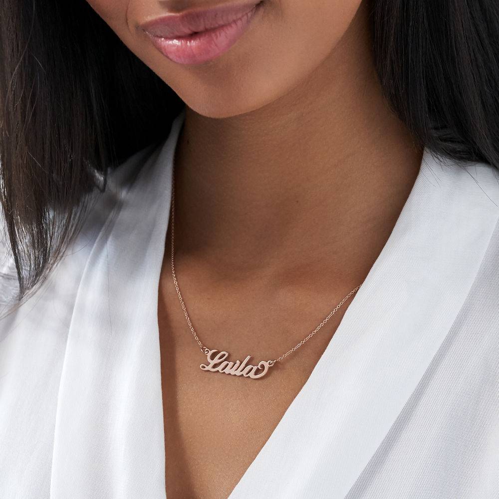Small Rose Gold “Carrie” Name Necklace-4 produkt billede